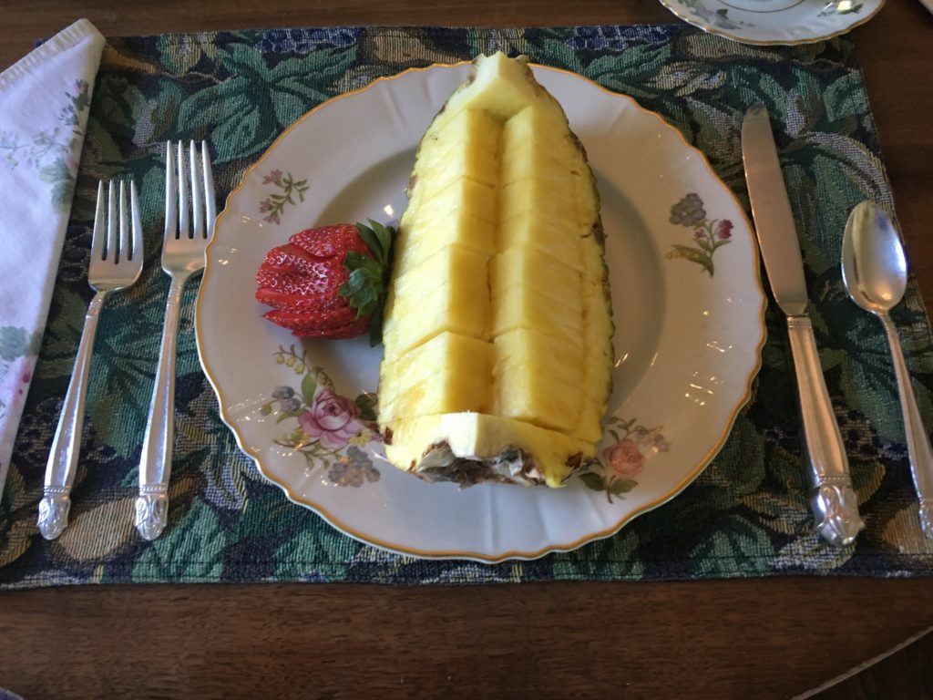 simple pineapple boats plated